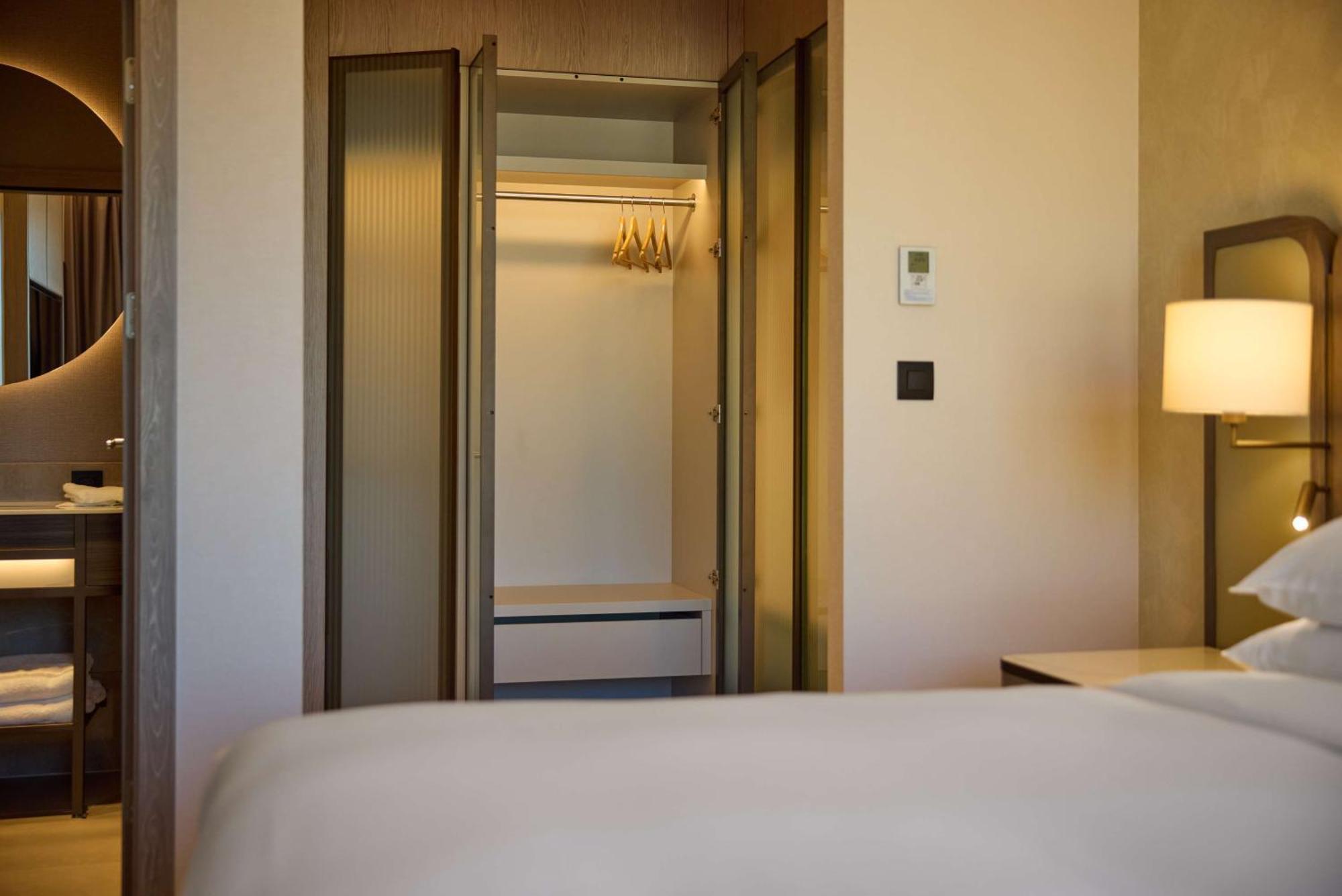Hilton Sofia Hotel Kültér fotó